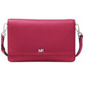 Michael Kors New Pebbled Phone Wallet Crossbody